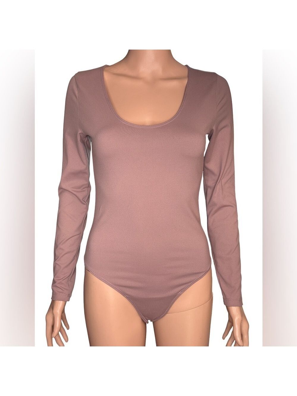 Abercrombie & Fitch Long-Sleeve Scoop Neck Bodysuit in Dusty Mauve Small
